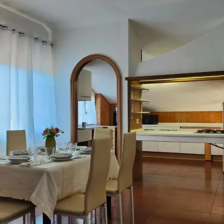 Διαμέρισμα Holiday Home *